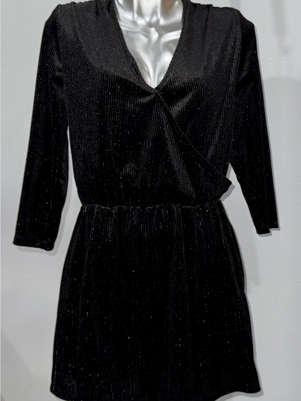 Classic Black V-Neck Long Sleeve Dress